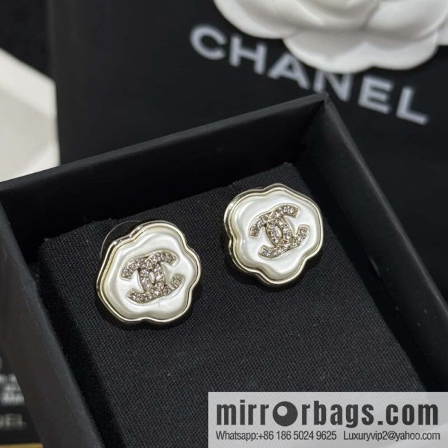 ❗️New ❗️☀️ New ☑️ Chanel cloud double c stud earrings ☀️