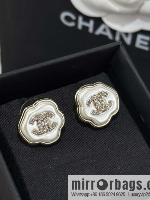 ❗️New ❗️☀️ New ☑️ Chanel cloud double c stud earrings ☀️
