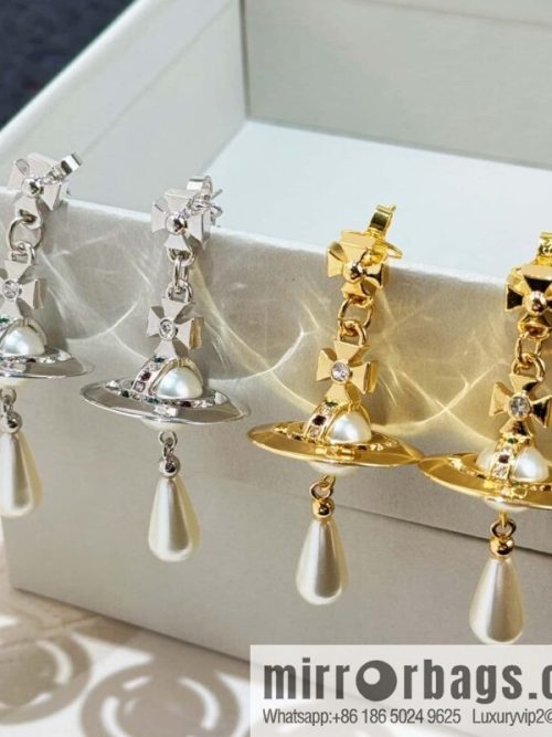 ❗️New ❗️ New ☑️ Vivienne Westwood Queen Mother Saturn earrings