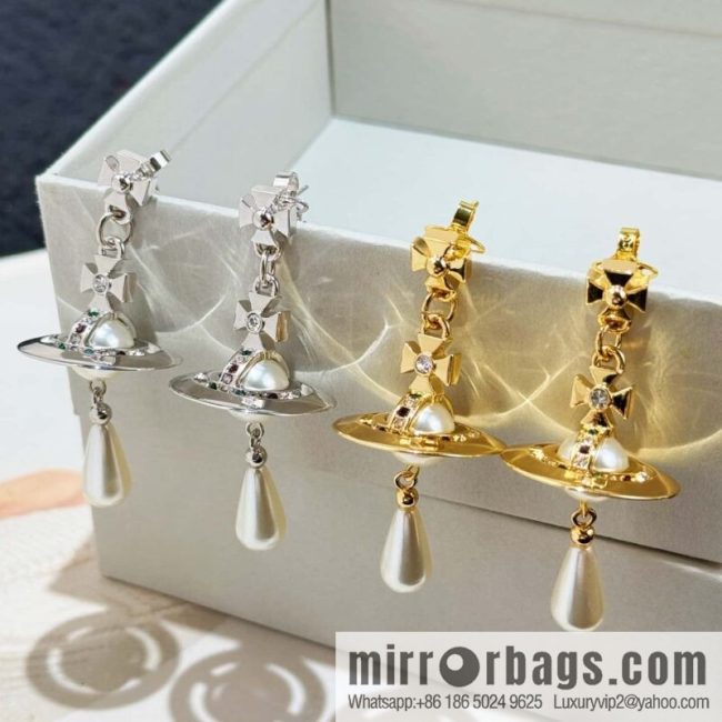 ❗️New ❗️ New ☑️ Vivienne Westwood Queen Mother Saturn earrings