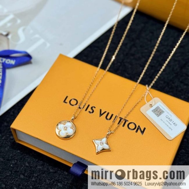 ❗️New ❗️ chain length 90cm original ☀ Louis Vuitton Louis Vuitton COLOR BLOSSOM BB STAR diamond full diamond white shell LV long necklace ☀