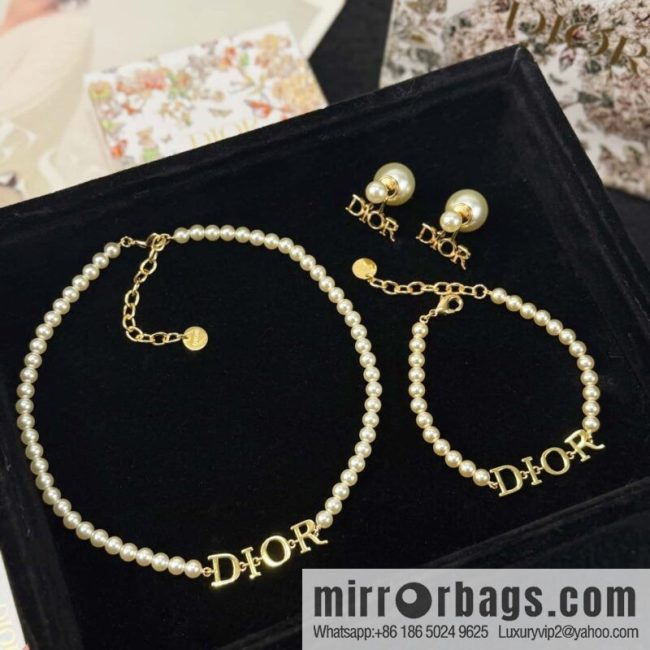 ❗️New ❗️ ☀️☀️ New ☑️ Dior Dior pearl CD necklace earrings bracelet ☀️