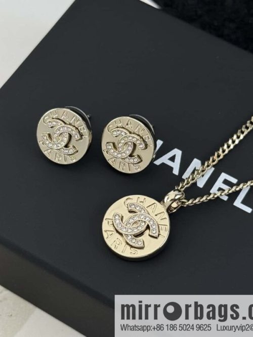 ❗️New ❗️ ☀️ new ☑️ Chanel double c button necklace stud earrings ☀️