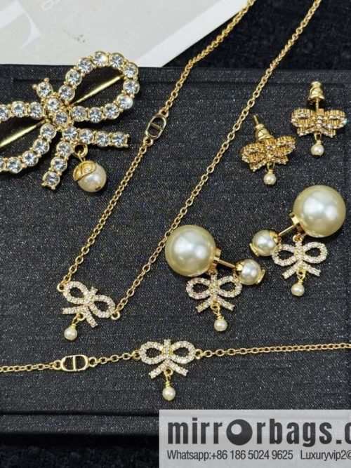 ❗️New ❗️ ☀️ New ☑️ Dior Dior pearl bow full diamond necklace earrings stud earrings bracelet ☀️
