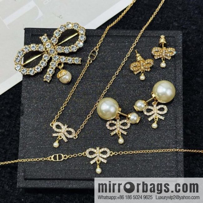 ❗️New ❗️ ☀️ New ☑️ Dior Dior pearl bow full diamond necklace earrings stud earrings bracelet ☀️