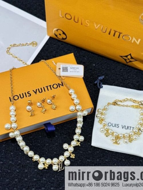 Louis Vuitton PEARL RIVER pearl necklace bracelet stud earrings